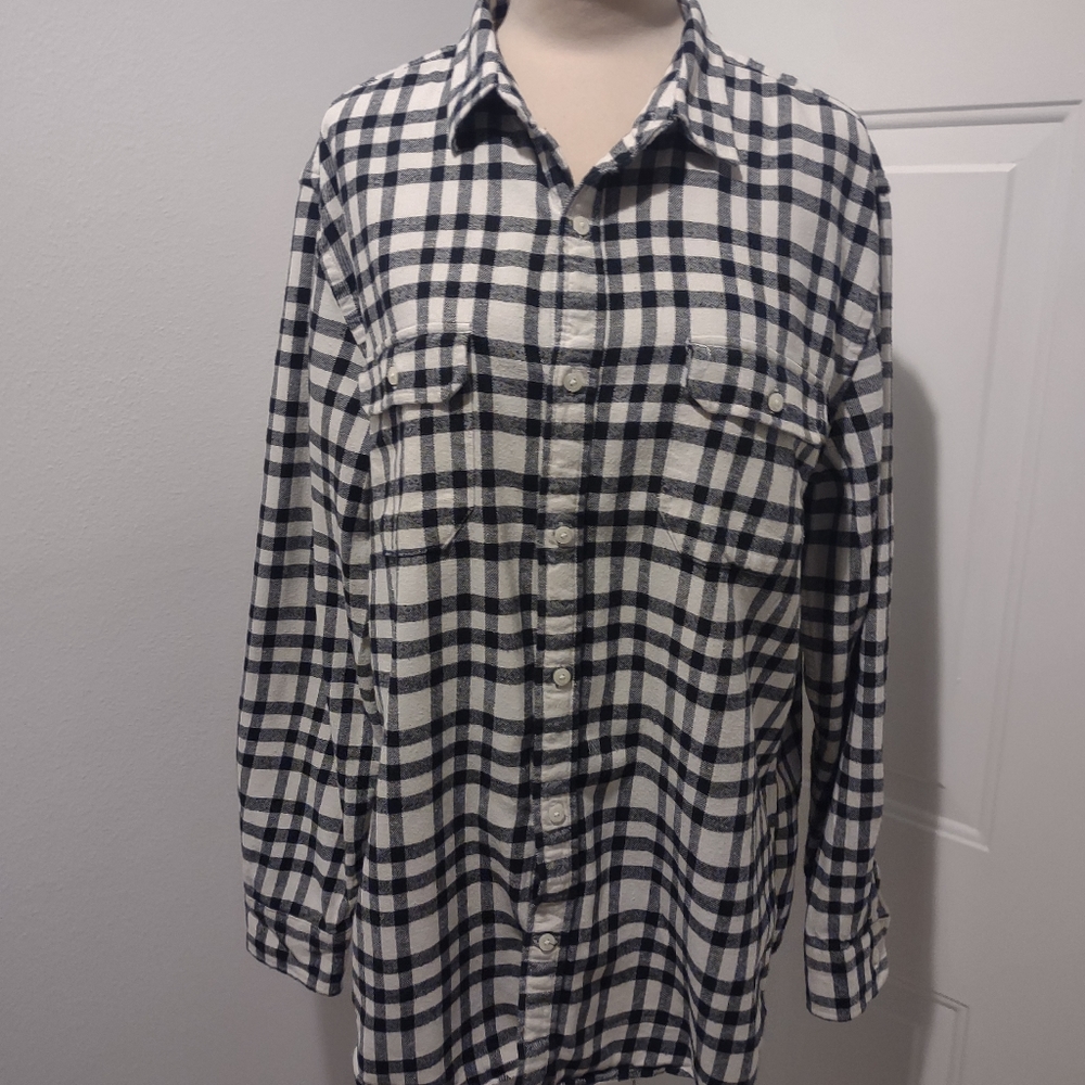 GAP Flannel Black & White long Sleeve Large